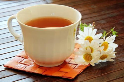 Desestresarse el té de manzanilla y la miel cruda*